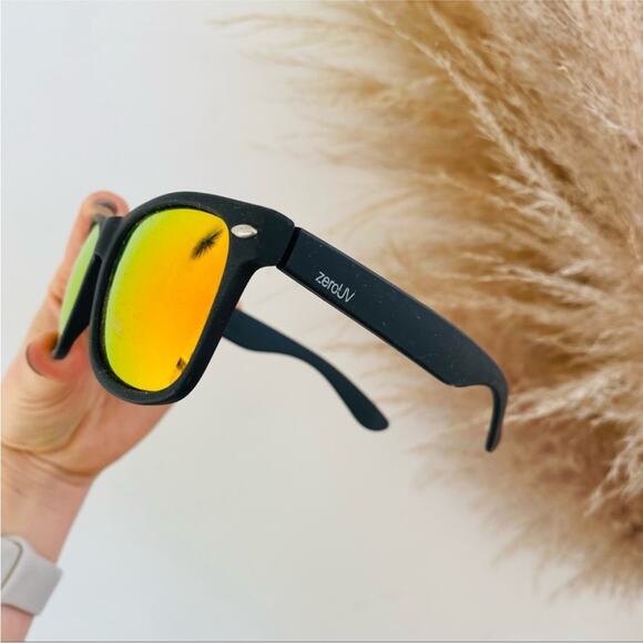 ZEROUV NORDSTROM Matte Black Red Ombre Lens Plastic Wayfarer Sunglasses Sunnies - Picture 3 of 6